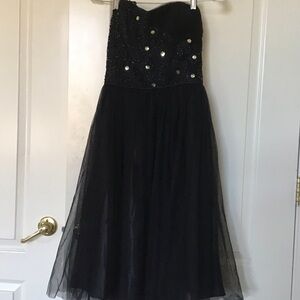 Unique Vintage Black Strapless Dress